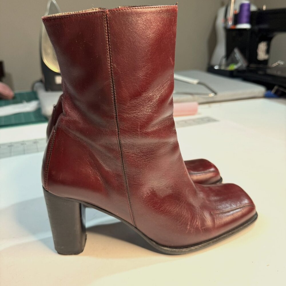 Sigerson Red Morrison Ankle Boots size 8.5